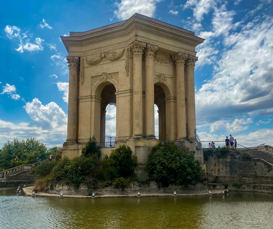 Découvrez pourquoi vivre à Montpellier séduit étudiants, familles et investisseurs. Quartiers, immobilier et qualité de vie au cœur du Sud.